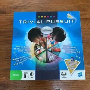 Hasbro Trivial Pursuit Disney For All Edition Board Game 2011 Great Condition